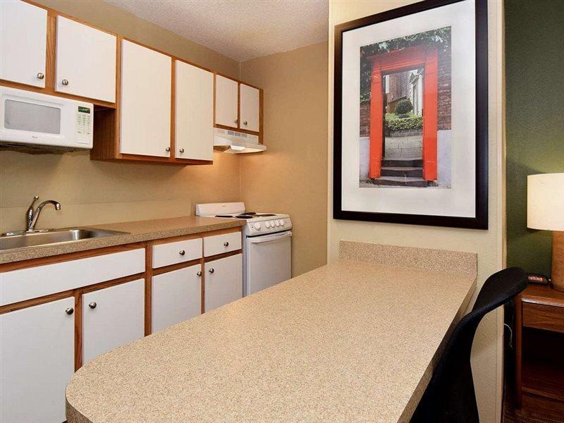 Suburban Studios Copley Akron West Экстерьер фото
