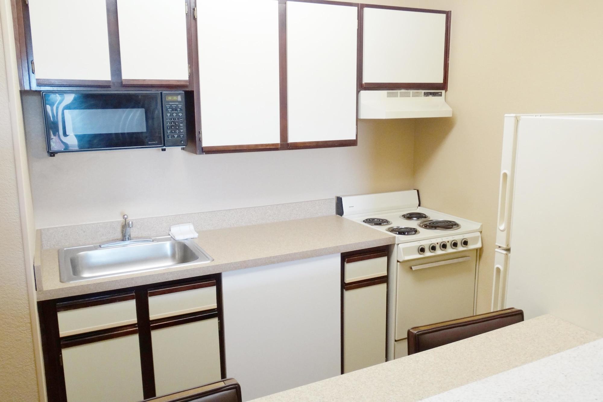 Suburban Studios Copley Akron West Экстерьер фото