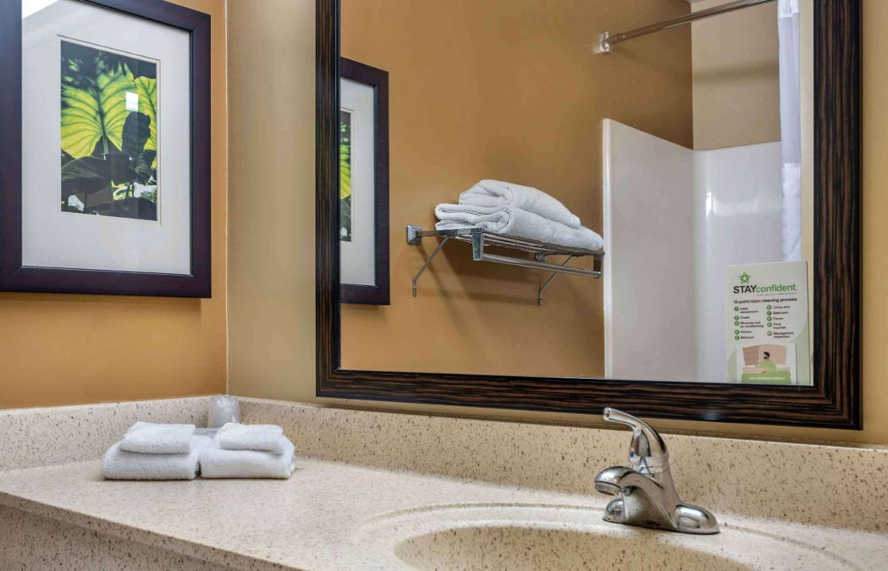 Suburban Studios Copley Akron West Экстерьер фото