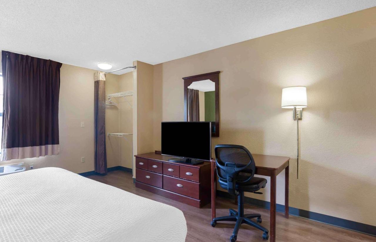 Suburban Studios Copley Akron West Экстерьер фото
