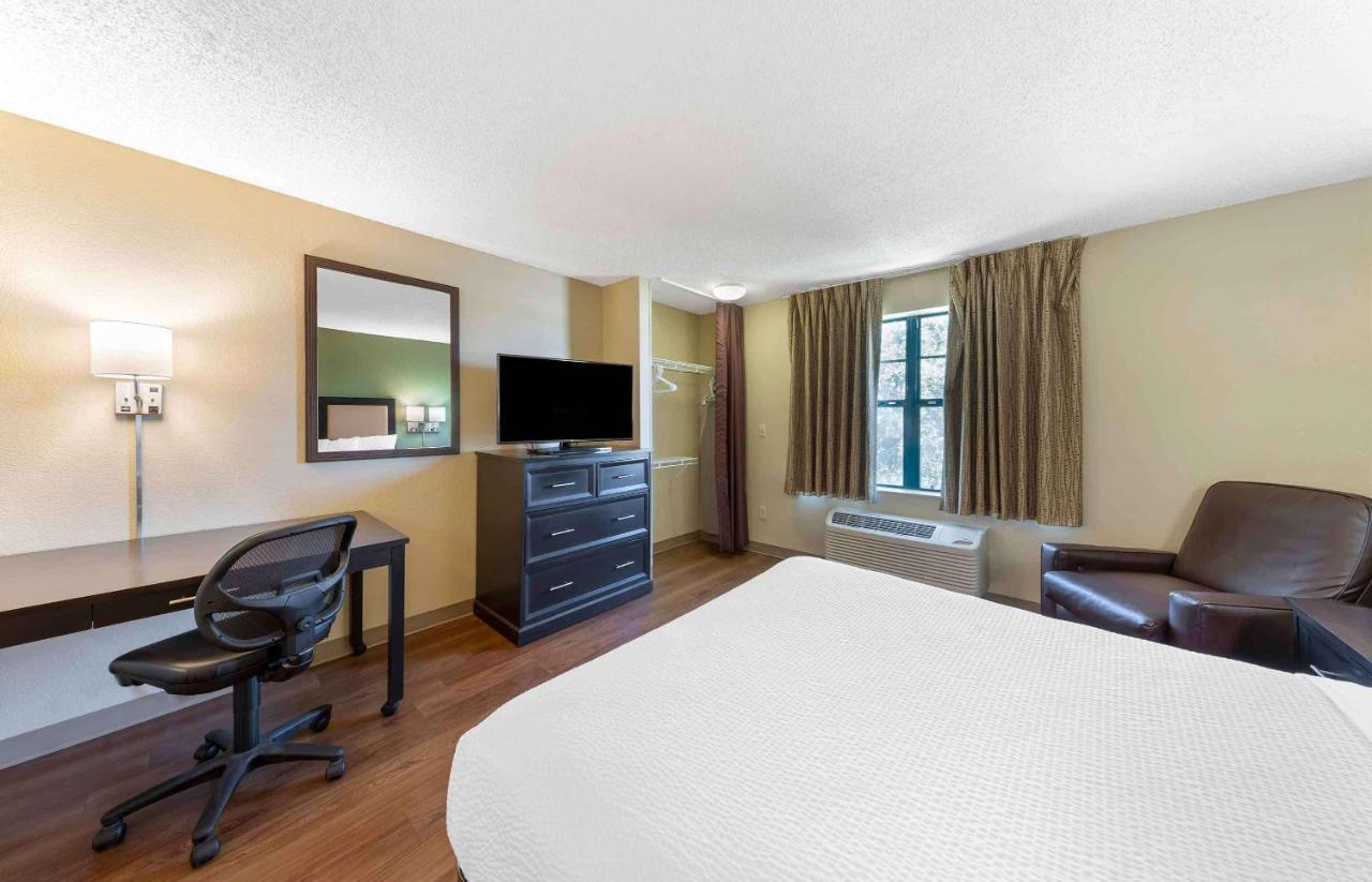 Suburban Studios Copley Akron West Экстерьер фото