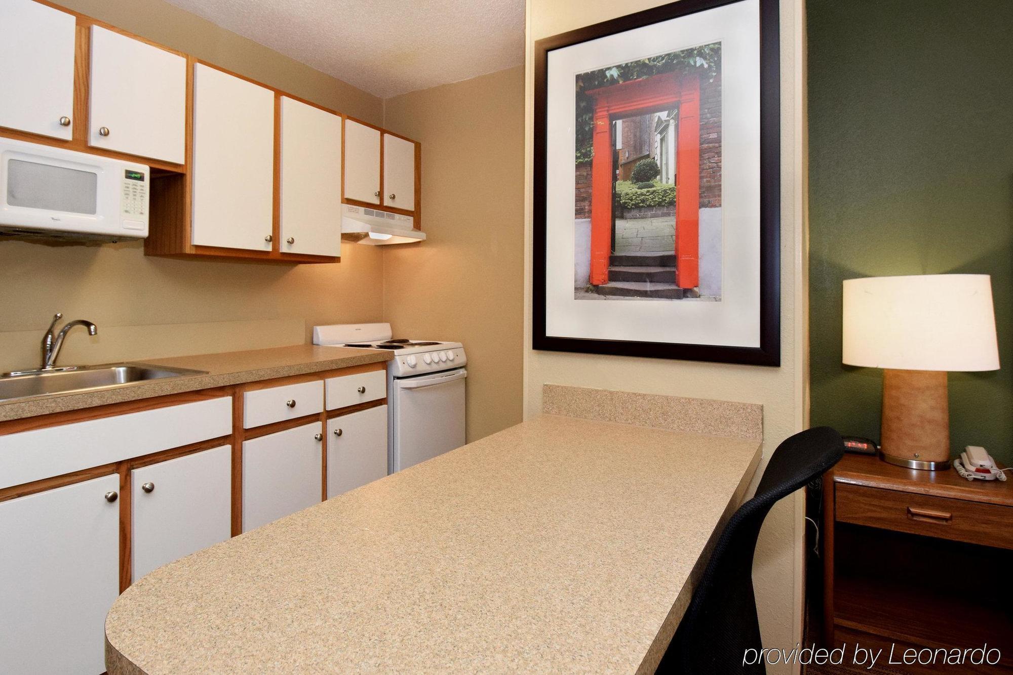 Suburban Studios Copley Akron West Экстерьер фото